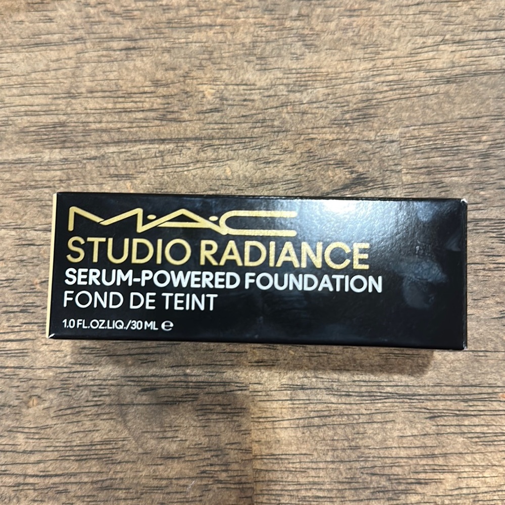 Serum-powered foundation